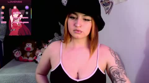 Snapshot of lucycherry__ chatting on 10-17-25, 02:59 LUCIA online show from 10-17-25, 02:59