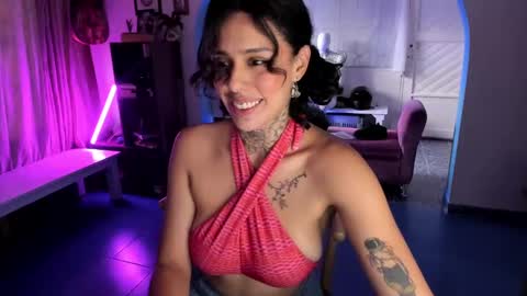 Snapshot of lucyklumm chatting on 09-26-25, 09:30 MALAMOR online show from 09-26-25, 09:30