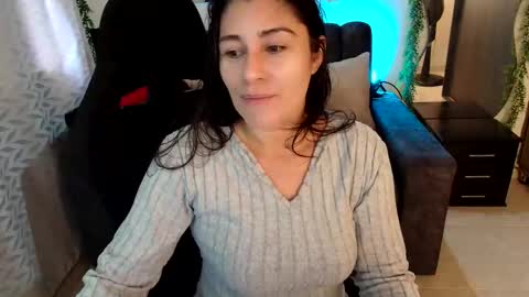 LUCY online show from 06-08-26, 04:07