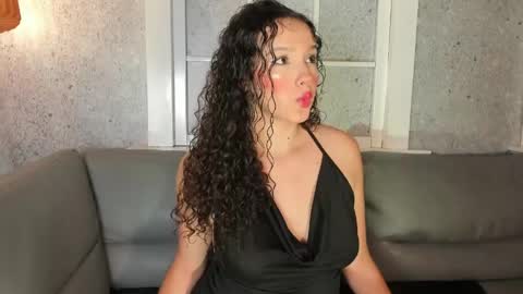 Snapshot of lucylovelyy1 chatting on 06-03-26, 02:25 Lucy online show from 06-03-26, 02:25