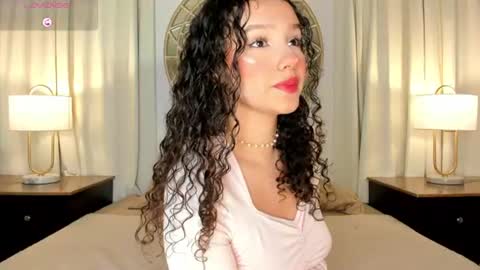 Snapshot of lucylovelyy1 chatting on 06-20-26, 02:25 Lucy online show from 06-20-26, 02:25
