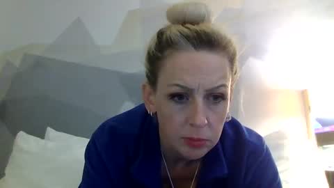 Lucy Loves Lookers online show from 12-05-24, 05:26