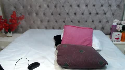 XOXO online show from 01-31-25, 03:30