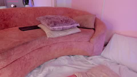 Lucy online show from 11-20-25, 04:45