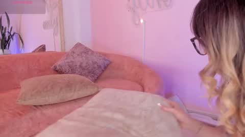 Lucy online show from 11-28-25, 04:48