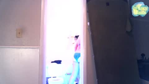 Snapshot of lucywants chatting on 07-19-26, 04:16 Goddess Lucy lucywants online show from 07-19-26, 04:16