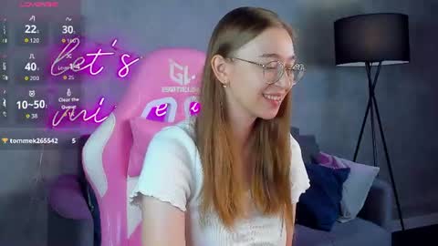 Snapshot of lucyy_green chatting on 07-04-26, 01:01 Lucy online show from 07-04-26, 01:01