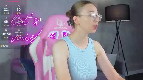Snapshot of lucyy_green chatting on 07-05-26, 12:39 Lucy online show from 07-05-26, 12:39