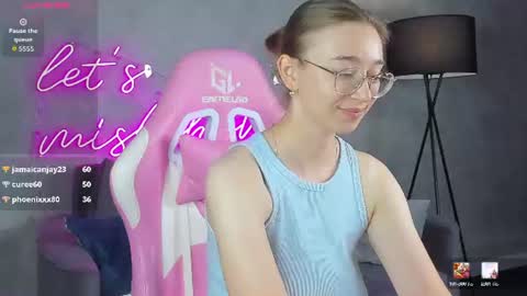 Snapshot of lucyy_green chatting on 07-05-26, 04:19 Lucy online show from 07-05-26, 04:19