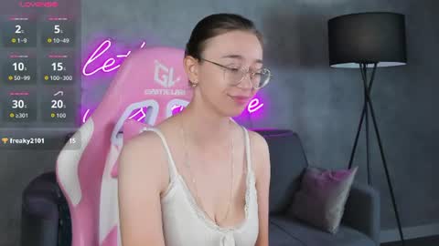 Snapshot of lucyy_green chatting on 07-19-26, 12:58 Lucy online show from 07-19-26, 12:58