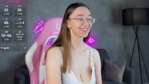 Snapshot of lucyy_green chatting on 07-22-26, 12:57 Lucy online show from 07-22-26, 12:57