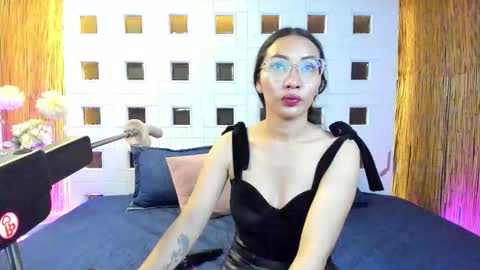 Lucy Liiu online show from 02-13-26, 08:05