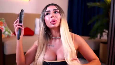 LucyRose online show from 07-31-26, 08:36