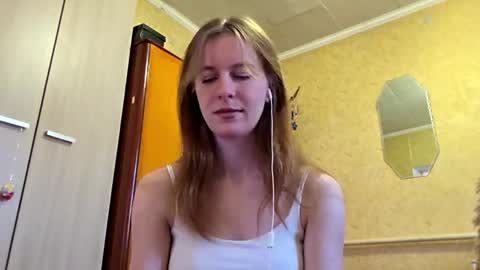 Sofia online show from 04-25-26, 06:16