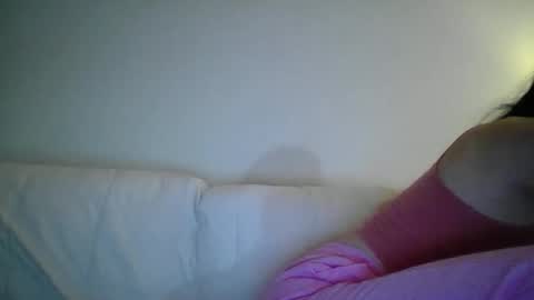 Snapshot of luh698171 chatting on 12-21-25, 05:47 Luxious online show from 12-21-25, 05:47