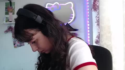 Snapshot of luhannaeverdeen chatting on 01-18-26, 02:10 Luhana online show from 01-18-26, 02:10