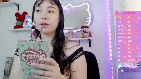 Snapshot of luhannaeverdeen chatting on 06-13-26, 07:12 Luhana online show from 06-13-26, 07:12
