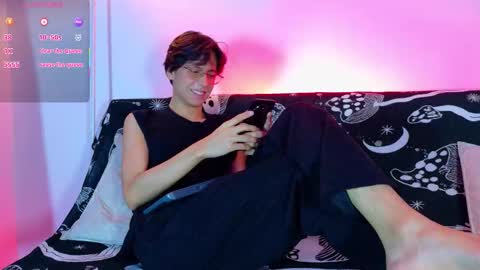 Snapshot of lui_x_dust chatting on 02-24-26, 04:32 Lui online show from 02-24-26, 04:32