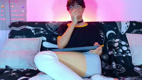 Snapshot of lui_x_dust chatting on 02-26-26, 04:44 Lui online show from 02-26-26, 04:44