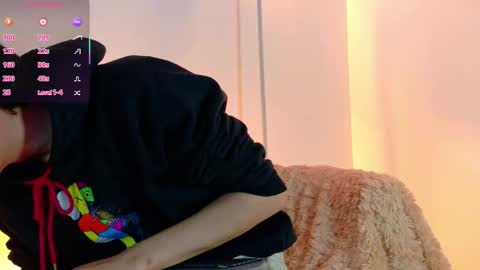 Snapshot of lui_x_dust chatting on 03-10-26, 04:50 Lui online show from 03-10-26, 04:50