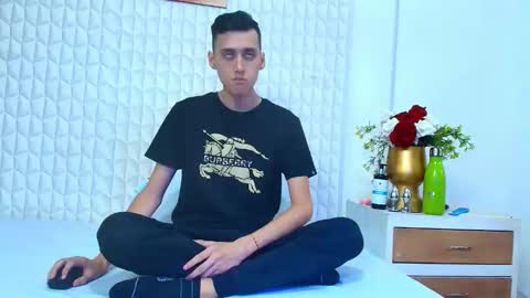 Snapshot of luigimarchetti chatting on 10-20-25, 08:53 luigimarchetti online show from 10-20-25, 08:53