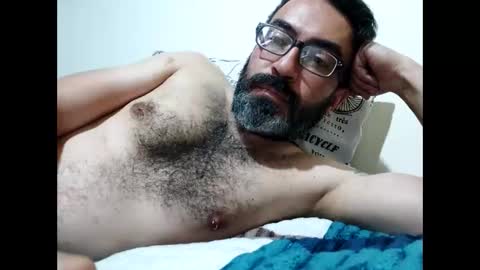 Snapshot of luis2988z chatting on 12-13-24, 06:53 Hairyman online show from 12-13-24, 06:53