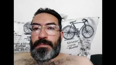 Snapshot of luis2988z chatting on 12-16-24, 04:02 Hairyman online show from 12-16-24, 04:02