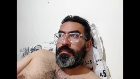 Snapshot of luis2988z chatting on 12-17-24, 05:07 Hairyman online show from 12-17-24, 05:07