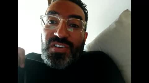 Snapshot of luis2988z chatting on 01-05-25, 04:38 Hairyman online show from 01-05-25, 04:38