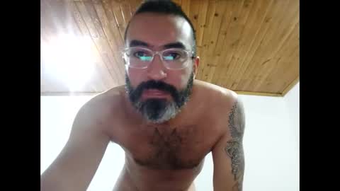 Snapshot of luis2988z chatting on 01-25-25, 03:19 Hairyman online show from 01-25-25, 03:19