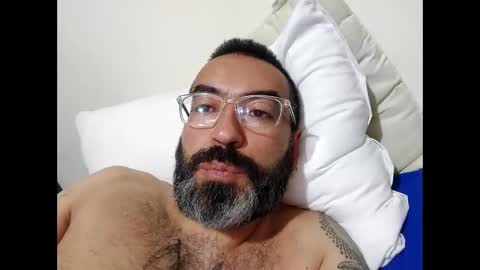 Snapshot of luis2988z chatting on 01-25-25, 08:21 Hairyman online show from 01-25-25, 08:21