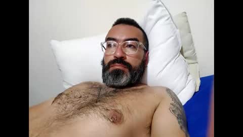 Snapshot of luis2988z chatting on 01-26-25, 08:57 Hairyman online show from 01-26-25, 08:57