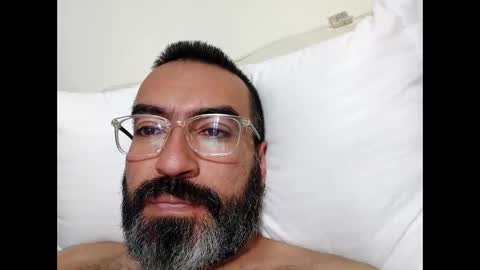 Snapshot of luis2988z chatting on 01-28-25, 05:11 Hairyman online show from 01-28-25, 05:11