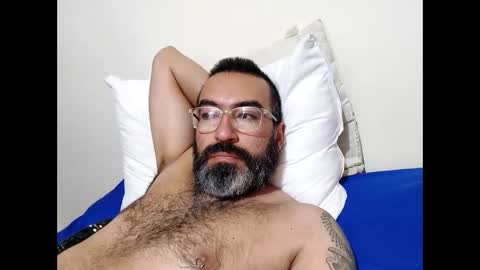 Snapshot of luis2988z chatting on 02-02-25, 03:32 Hairyman online show from 02-02-25, 03:32