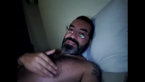 Snapshot of luis2988z chatting on 02-21-25, 09:13 Hairyman online show from 02-21-25, 09:13