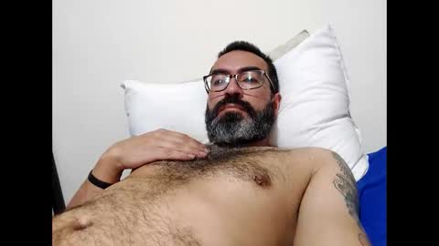 Snapshot of luis2988z chatting on 03-05-25, 02:36 Hairyman online show from 03-05-25, 02:36