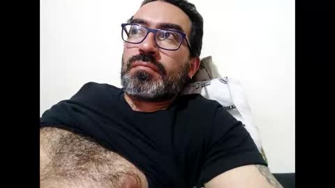 Snapshot of luis2988z chatting on 09-24-25, 02:59 Hairyman online show from 09-24-25, 02:59