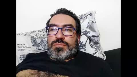 Snapshot of luis2988z chatting on 09-28-25, 03:12 Hairyman online show from 09-28-25, 03:12