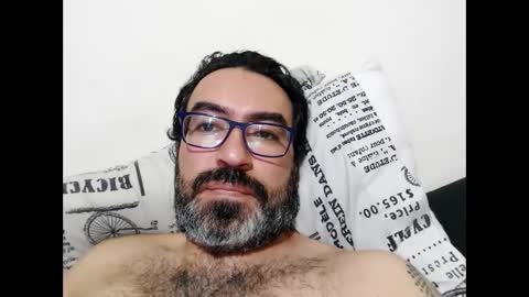 Snapshot of luis2988z chatting on 10-01-25, 04:18 Hairyman online show from 10-01-25, 04:18