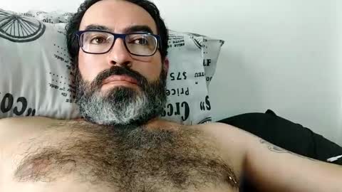 Snapshot of luis2988z chatting on 10-26-25, 07:20 Hairyman online show from 10-26-25, 07:20