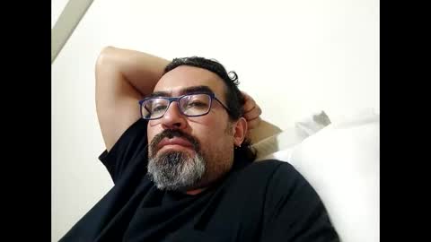 Snapshot of luis2988z chatting on 02-03-26, 01:37 Hairyman online show from 02-03-26, 01:37