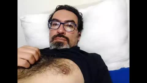 Snapshot of luis2988z chatting on 02-03-26, 03:04 Hairyman online show from 02-03-26, 03:04