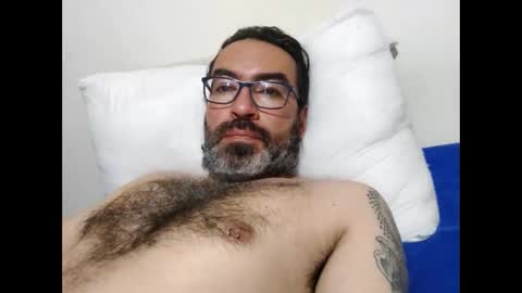 Snapshot of luis2988z chatting on 03-07-26, 05:26 Hairyman online show from 03-07-26, 05:26