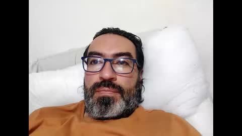 Snapshot of luis2988z chatting on 03-13-26, 02:18 Hairyman online show from 03-13-26, 02:18