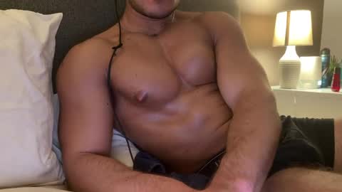 luis763413 online show from 04-16-26, 12:00