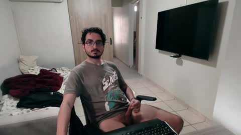 luis_flr online show from 01-10-25, 08:37