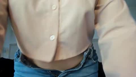 Snapshot of luisa__rosse chatting on 02-20-26, 11:43 Luisa online show from 02-20-26, 11:43