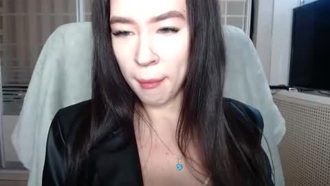 luisa lovedom online show from 10-09-25, 08:23