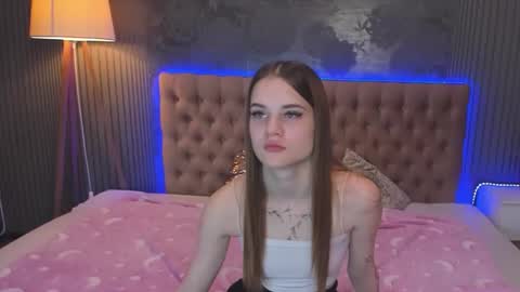 LuisaClover online show from 11-14-25, 01:43