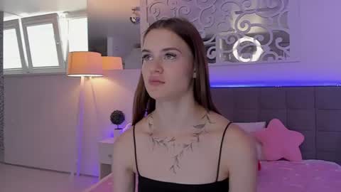 LuisaClover online show from 06-20-26, 12:19